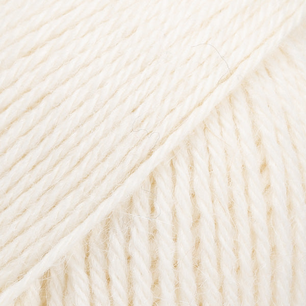DROPS Nord 01 – off white