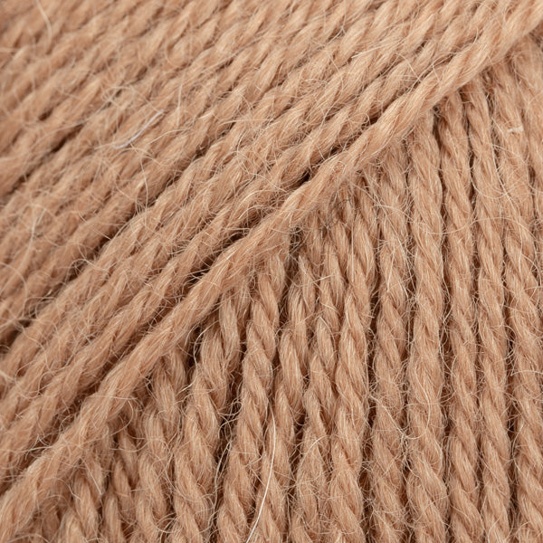 DROPS Alpaca 9031 – almond