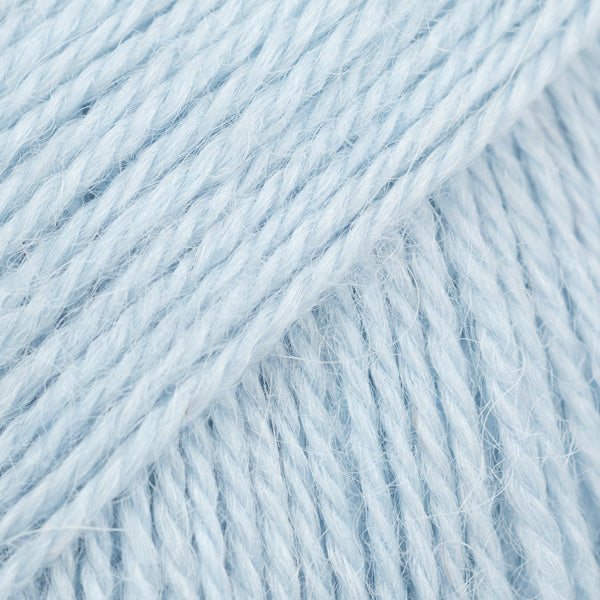 DROPS Alpaca 9048 – ice blue